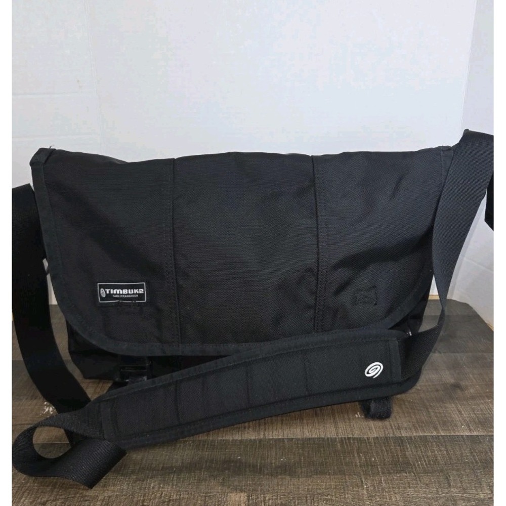 TIMBUK2 Black Classic Messenger Bag Laptop Case 13-15 Inch Nylon TPU